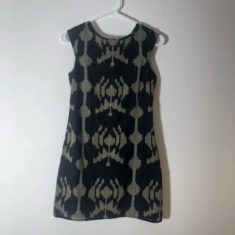 Short Pattered Backless Dress